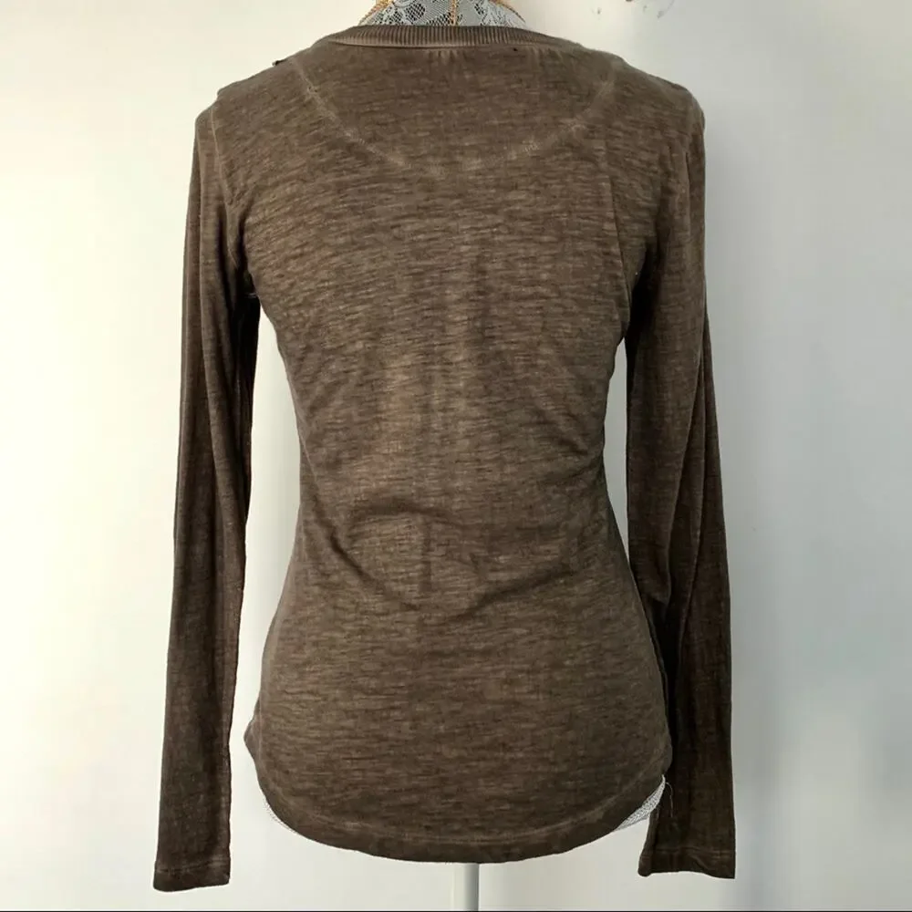 🥳HP🥳 FREE PEOPLE Tigers Eye Long Sleeve Henley